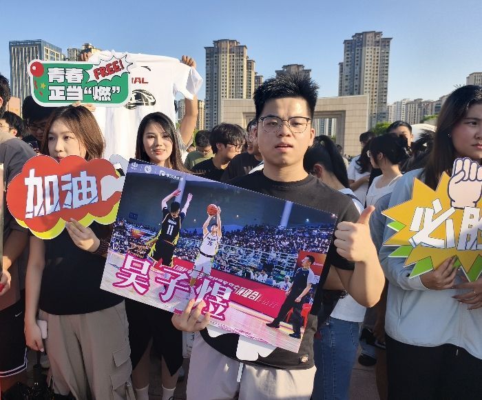 关于湖南男篮顶级对决，双方积极备战攻克难关的信息