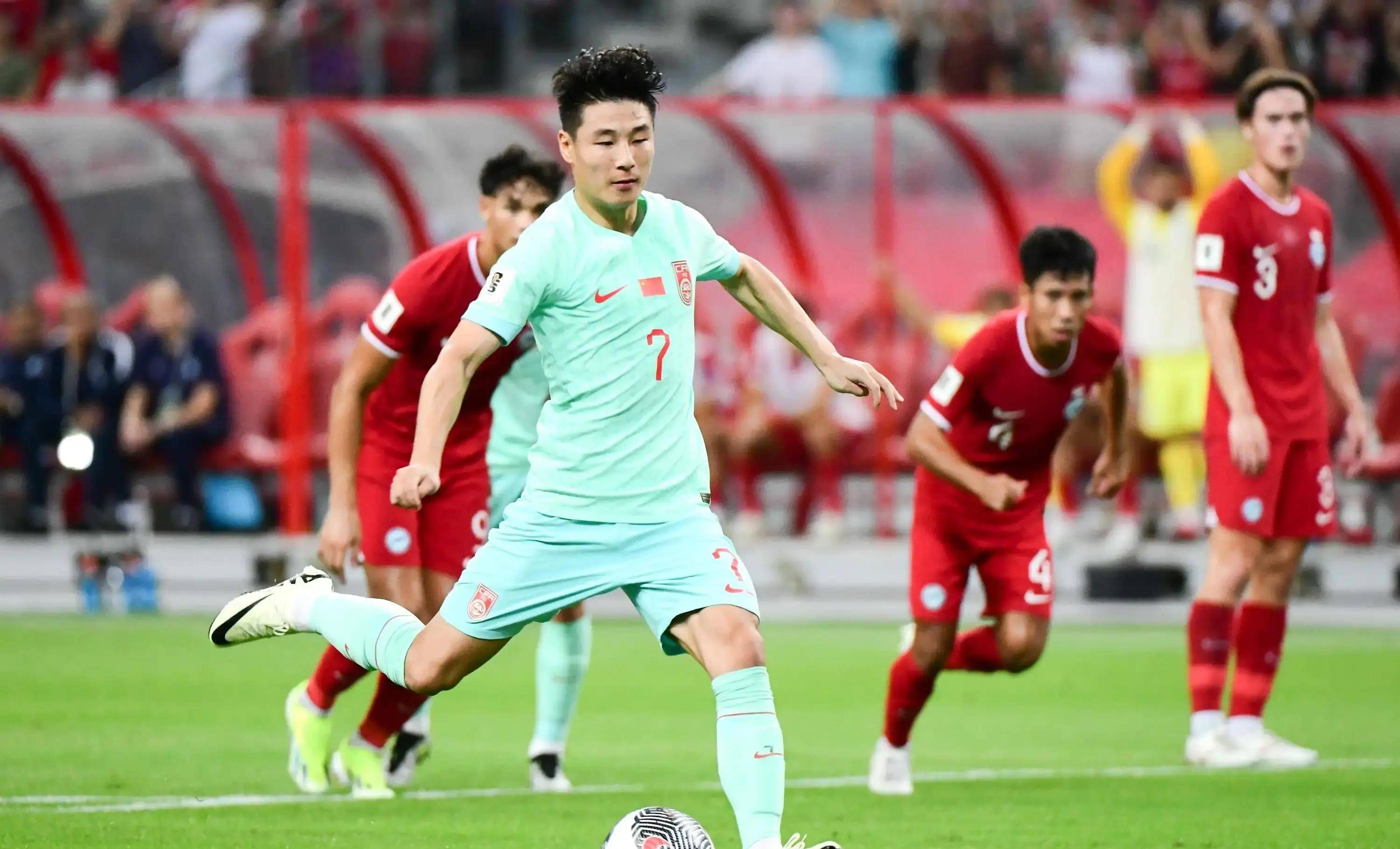 国内足球职业联赛呈现新面貌，引发关注的简单介绍
